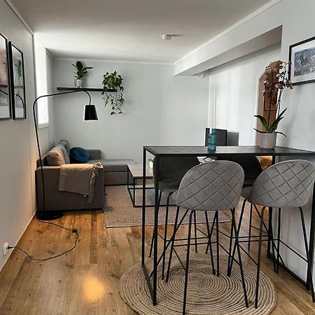 Cozy Ground Floor Apartment Tromso Bagian luar foto
