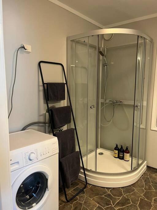 Cozy Ground Floor Apartment Tromso Bagian luar foto