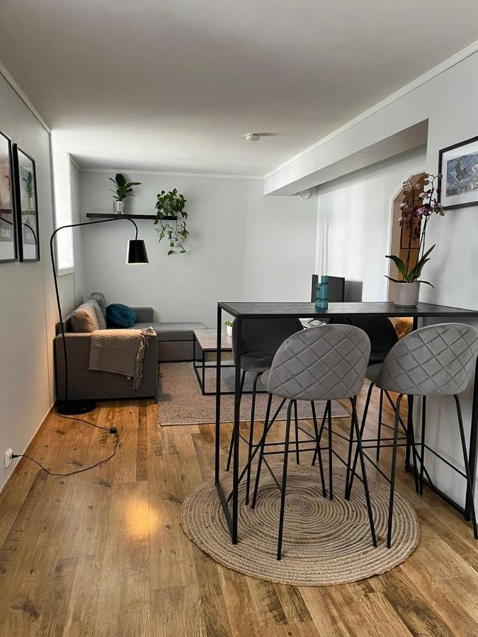 Cozy Ground Floor Apartment Tromso Bagian luar foto